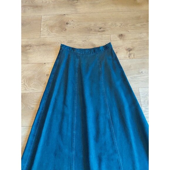 LL Bean Women's Denim Chambray Maxi Skirt A-Line Tencel Size 4 Blue - Picture 2 of 6